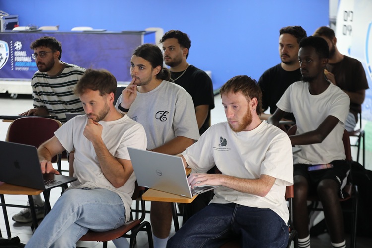 כנס האנליסטים של מחלקות הנוער התקיים באצטדיון רמת גן